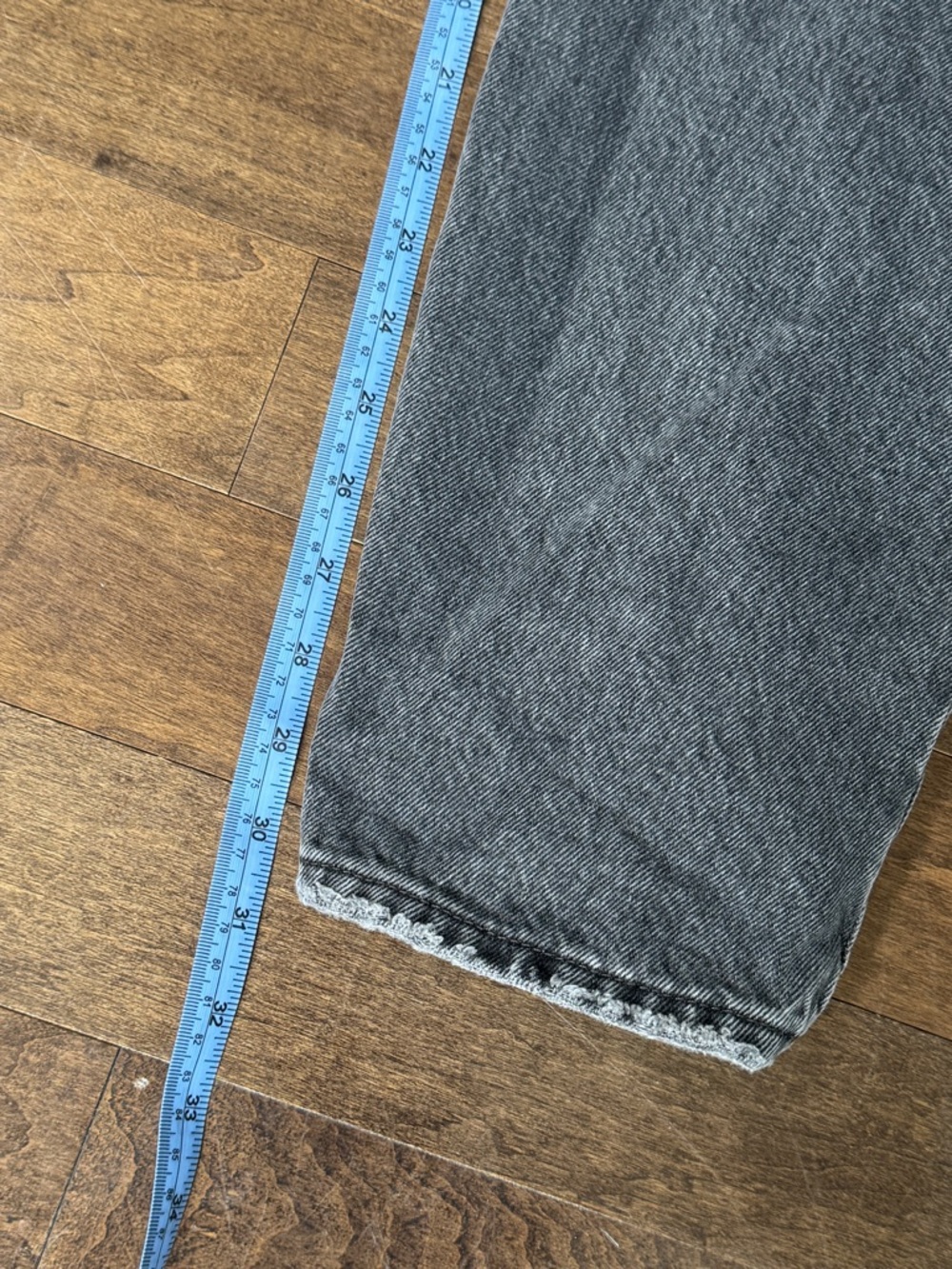 Levi’s 501 Dark Grey High-Rise Distressed Straight Leg Jeans - Picture 6 of 10